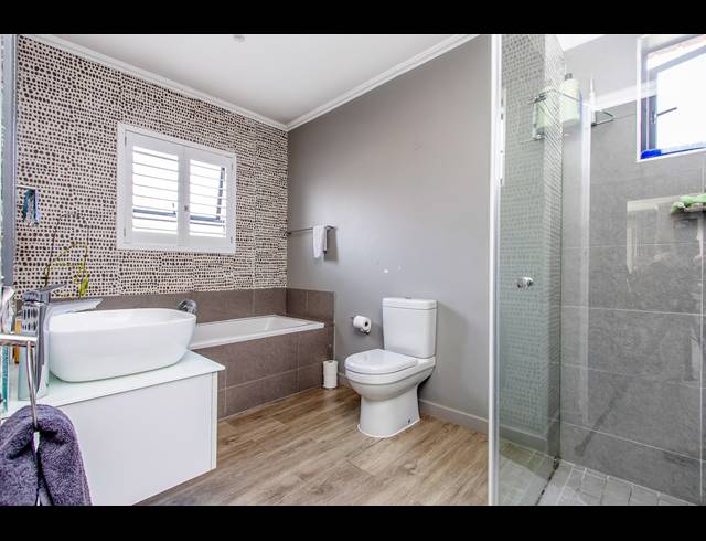 3 BEDROOM TOWNHOUSE FOR SALE IN BRYANSTON
